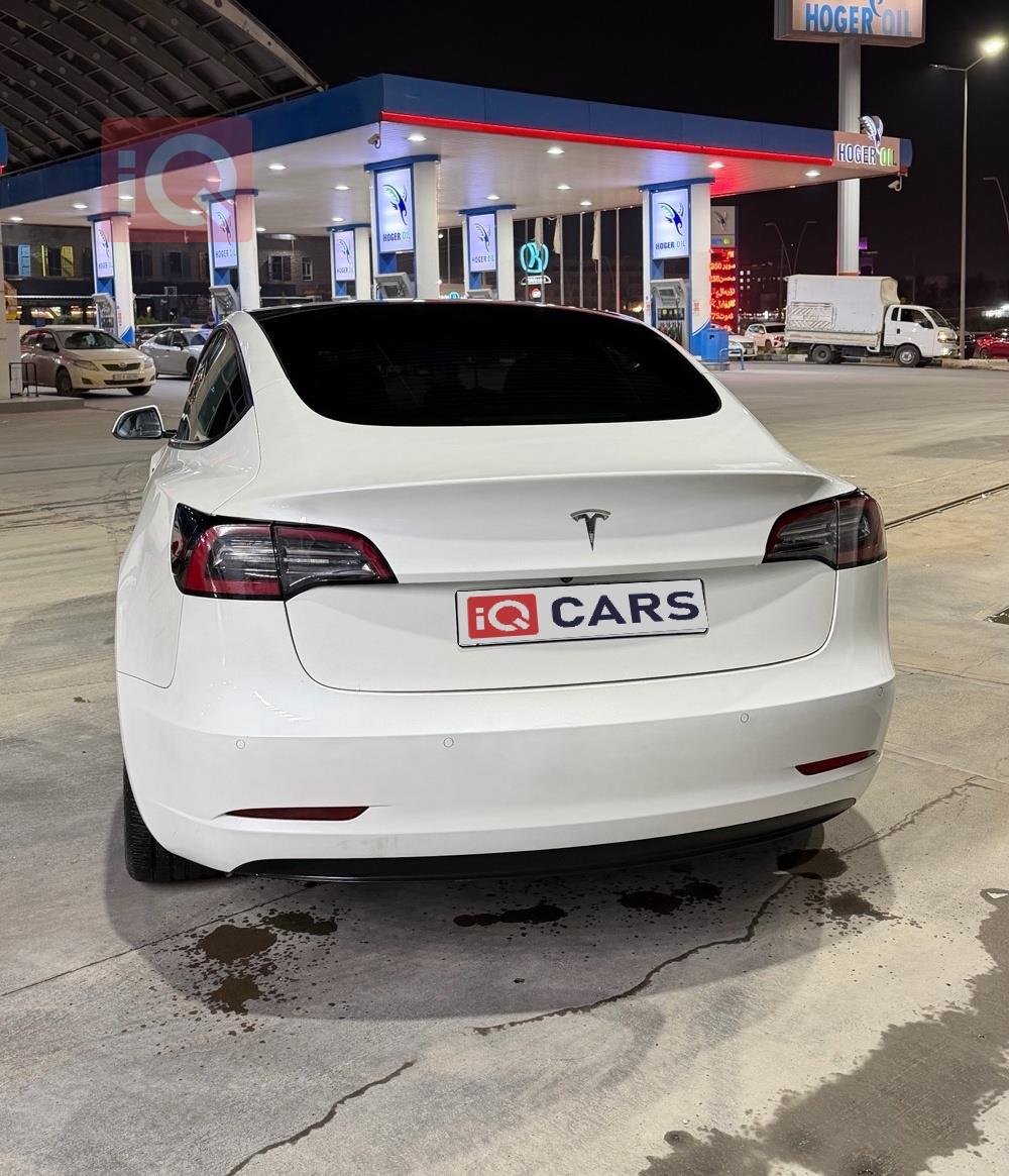 تسلا موديل 3